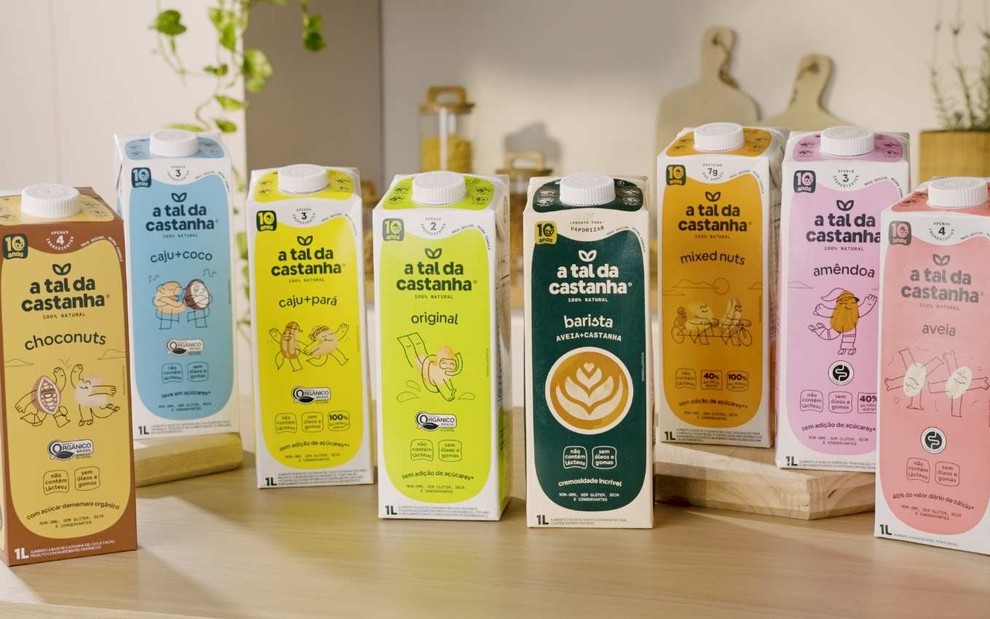 Produtos da marca A Tal da Castanha, criada pelos irmãos Felipe e Rodrigo Carvalho no Ceará
