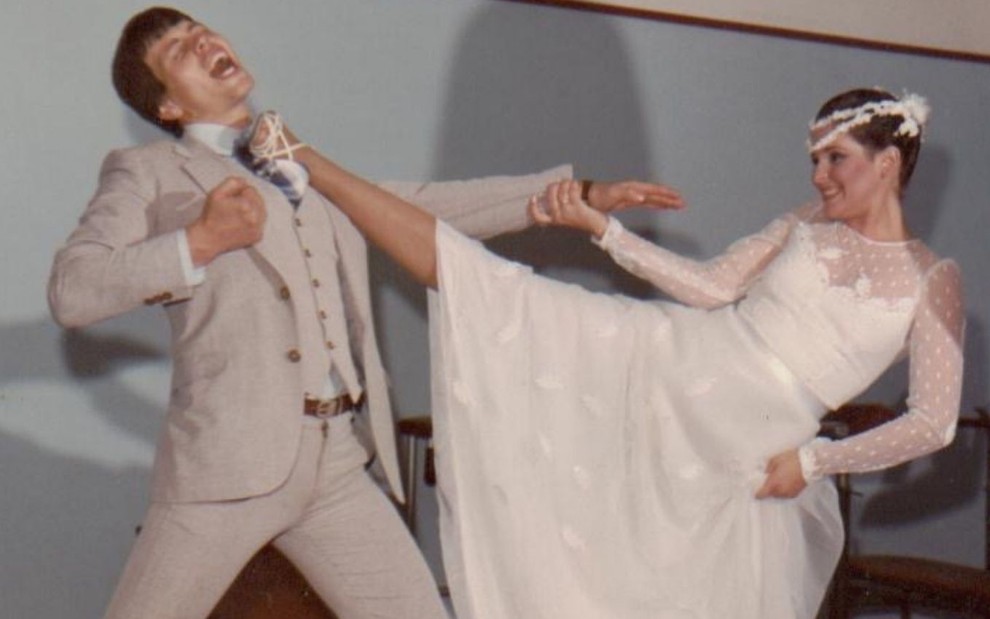 Léo e Roseli Aguiar, fundadores da Academia Gaviões, na festa de casamento