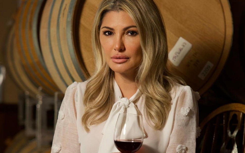 Fora do Brasil desde 2023, Antonia Fontenelle lança marca própria de vinhos nos Estados Unidos