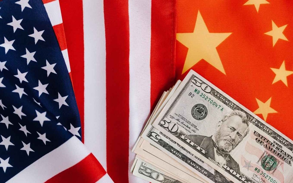 Bandeiras dos Estados Unidos e da China