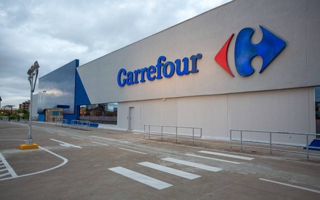 Fachada de loja do Carrefour