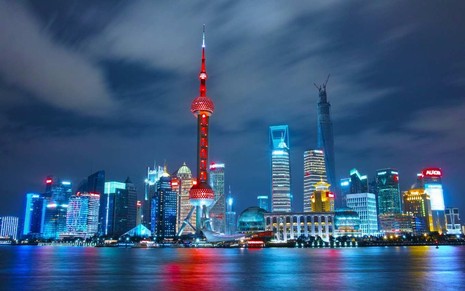 Imagem noturna de Shanghai (China)