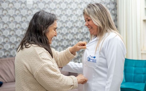 Valquiria da Rosa Borges de Souza, cuidadora de idosos na 3i Residencial Sênior