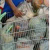 Carrinho de supermercado com compras
