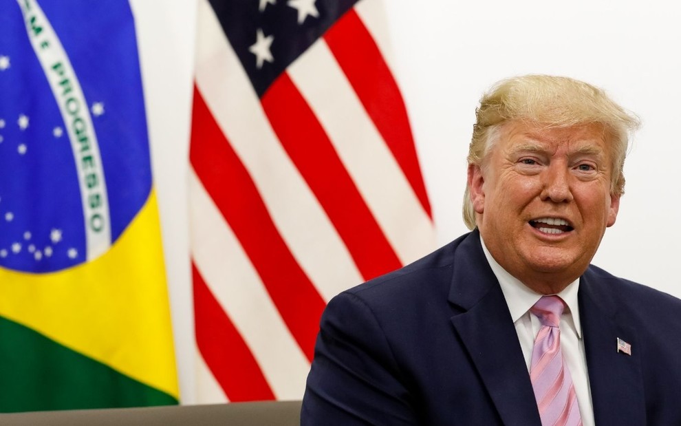 Imagem de Donald Trump durante coletiva