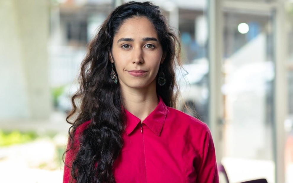 Imagem da economista Anna Carolina Gouveia, economista do FGV IBRE