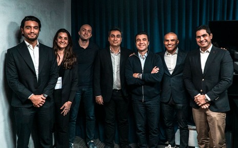 João Kepler, no centro, e equipe da Equity Group