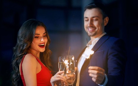 Homem mantém relacionamento sugar com mulher