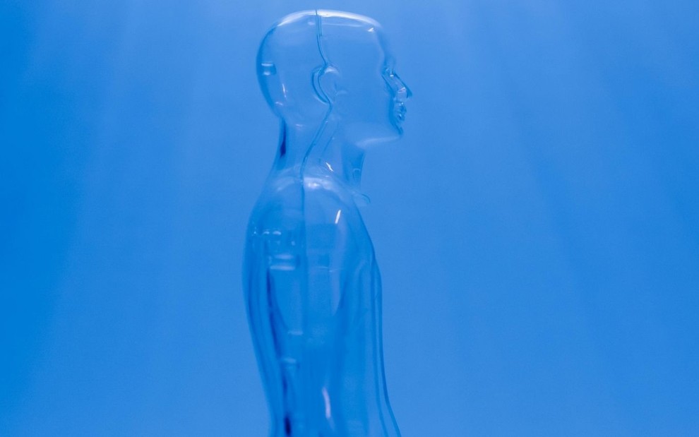Boneco humanoide simboliza a inteligência artificial
