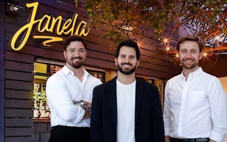Gustavo de Paiva, Felipe Andrade e Pedro Smolka, sócios do Janela Bar