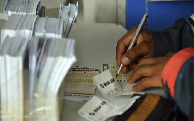Folheto de apostas para concursos da Caixa