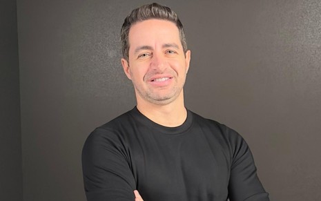 Imagem de Matheus Beirão em ensaio fotográfico