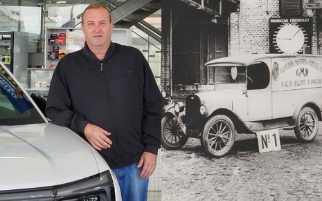 Montagem com Hermes Schincariol Jr, diretor da Rede Vigorito, e imagem do primeiro carro da Chevrolet no BR