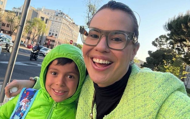 Renata Barbalho, CEO da Espanha Fácil, e filho Enzo