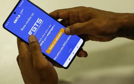 Trabalhadores começam a receber o saque aniversário do FGTS nesta terça (17)