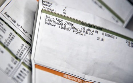 Contas de energia elétrica mostram o aumento nos valores pagos pelos consumidores.