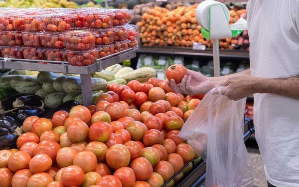 Tomates em supermercado
