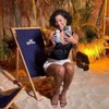 Maria de Fátima (Bella Campos) na área VIP da Corona
