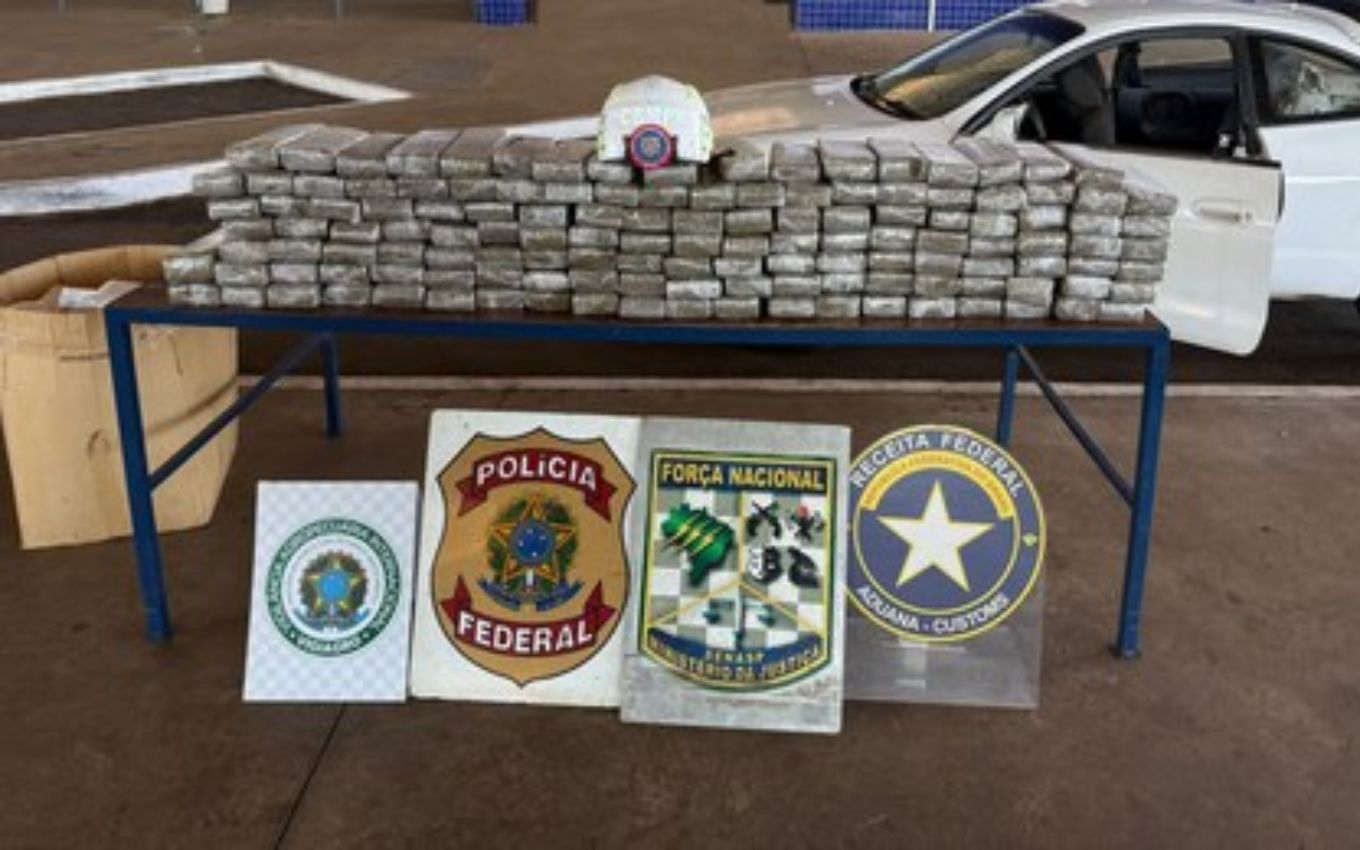 Com avó no carro, paraguaio tenta entrar no Brasil com 111kg de maconha